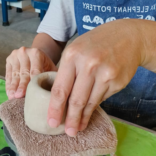 Six Trees Art & Pottery | A65 【经典】 手捏<br />
【Classic】 Hand-Built