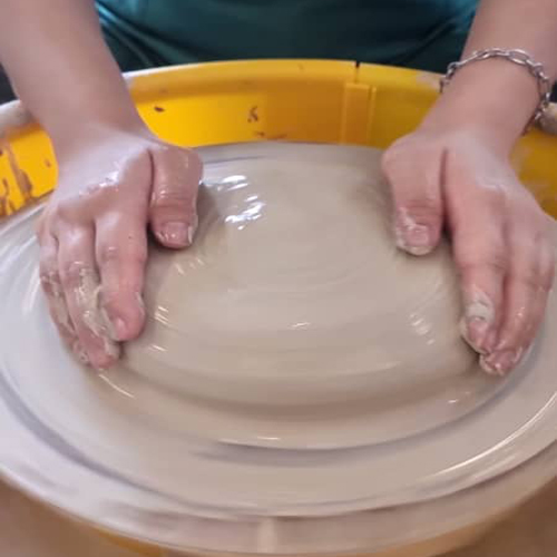 A61【经典】古法拉坯
【Classic】Wheel throwing | Six Trees Art & Pottery